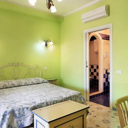 Ξενοδοχείο με διαμερίσματα Mendolita 4*