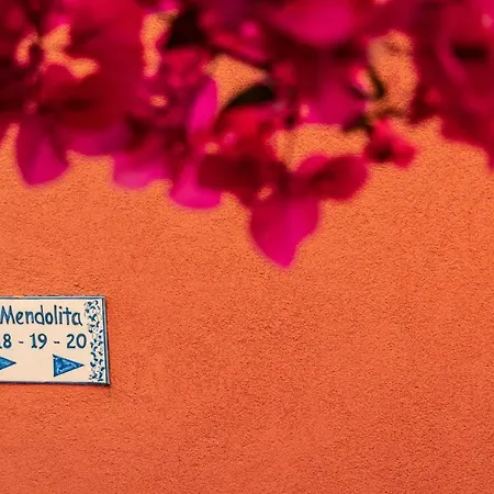 Mendolita Ξενοδοχείο με διαμερίσματα Λίπαρι