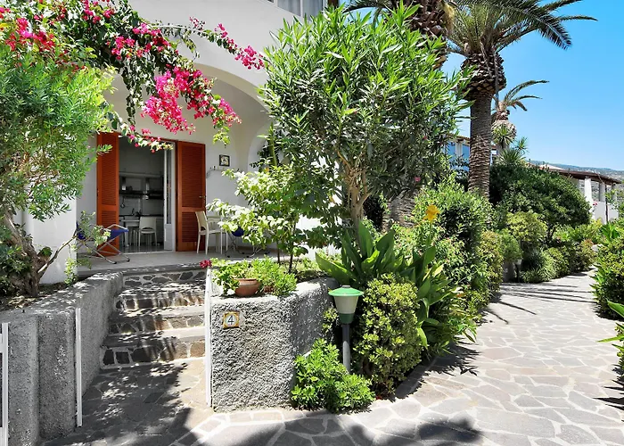 Mendolita Apartahotel 4*