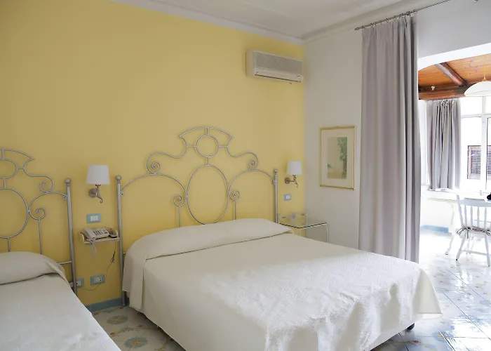 Mendolita Apartahotel