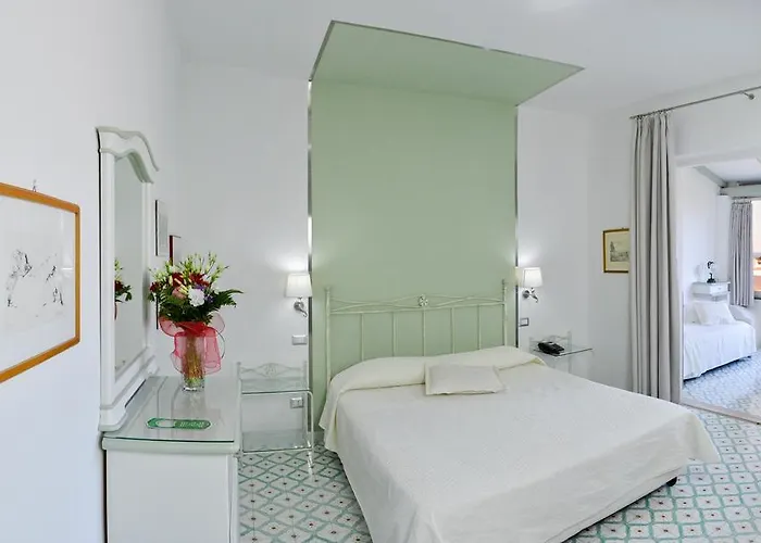 Mendolita Aparthotel 4*