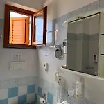 Mendolita מלון דירות ליפארי