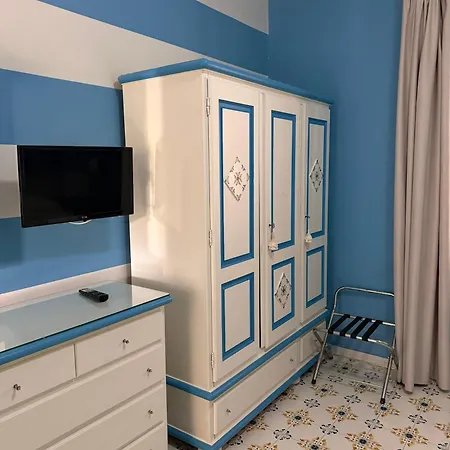 Mendolita Aparthotel 4*