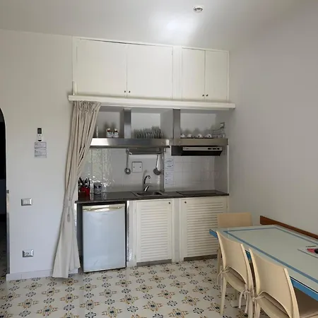 Aparthotel Mendolita 4*
