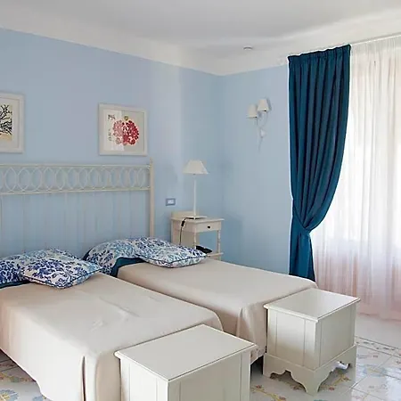 Aparthotel Mendolita 4*