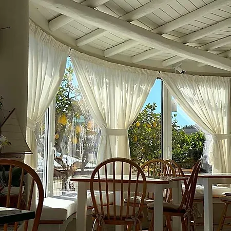 Mendolita Aparthotel 4*