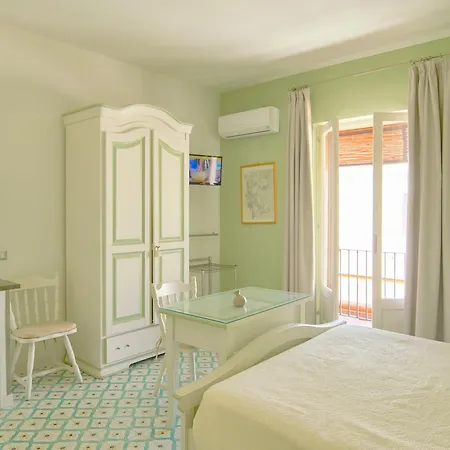 Appart hôtel Mendolita 4*