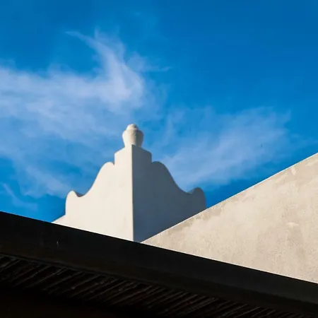 Hotel apartamentowy Mendolita